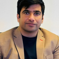 Picture of Naveed Ashraf